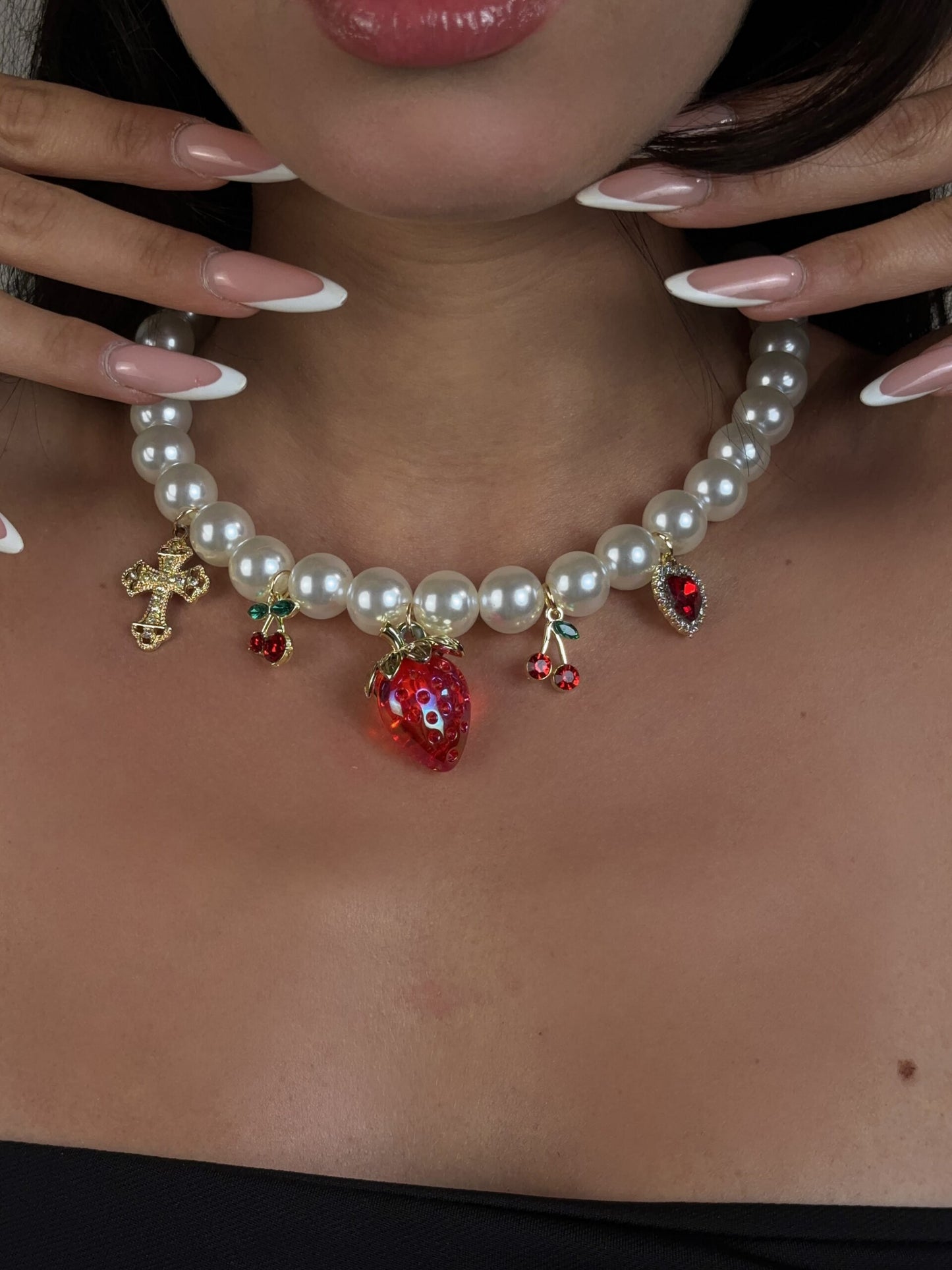 Strawberry Cross Collier