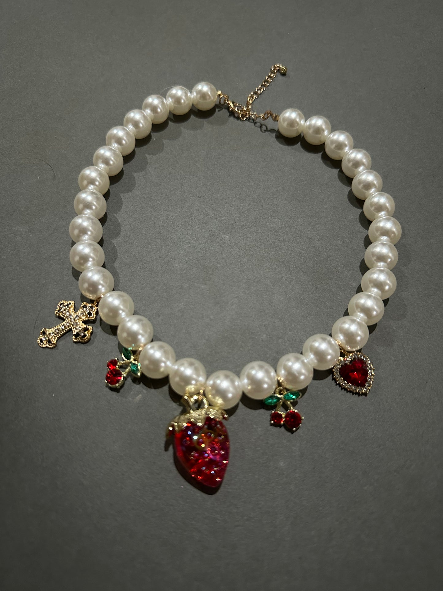 Strawberry Cross Collier