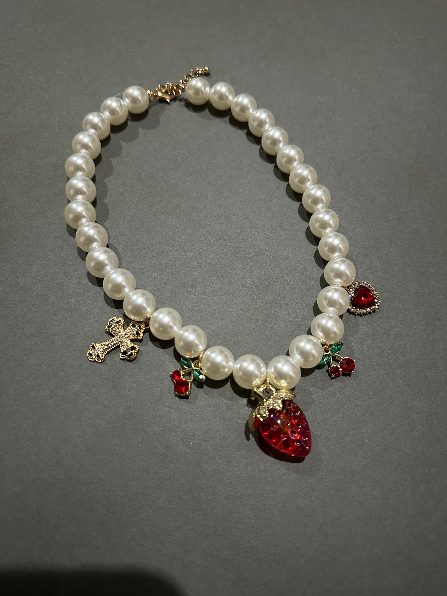 Strawberry Cross Collier